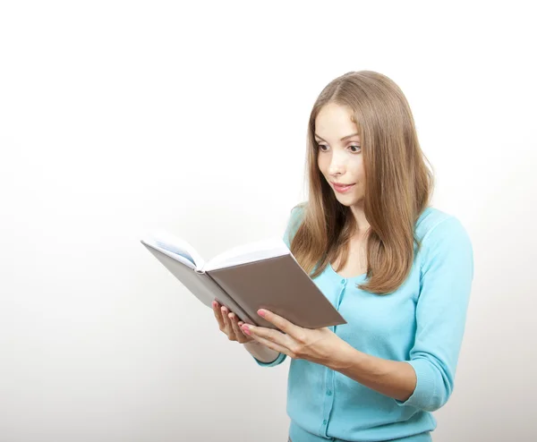 Vrouw lezen van een boek, geïsoleerd — Stockfoto
