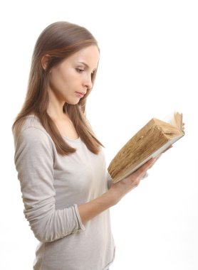 kadın izole kitap okumak