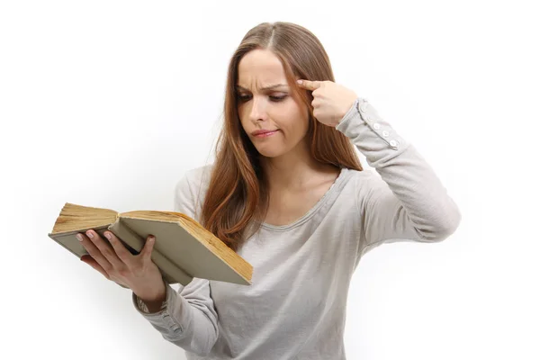 Жінка читає книгу, ізольована — стокове фото