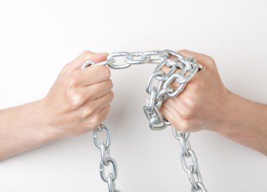 bir zincir holding eller. beyaz izole