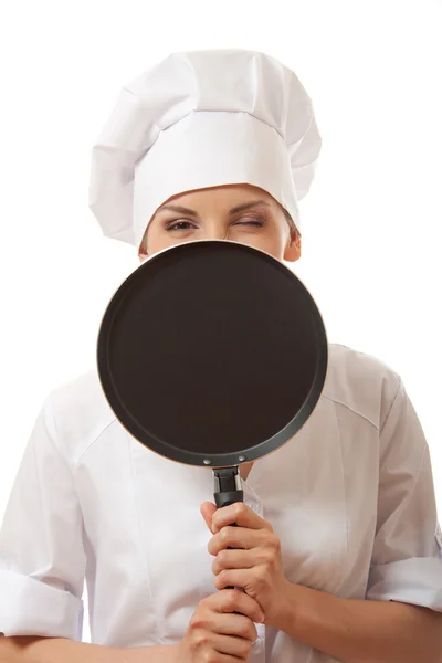 Женщина повар / шеф-повар в белой униформе с кастрюлей — стоковое фото