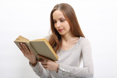kadın izole kitap okumak