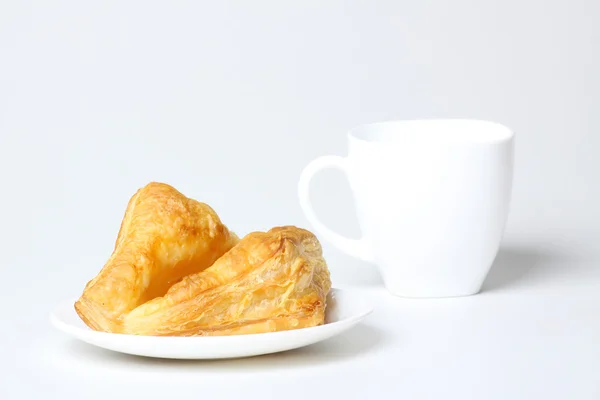 Frühstück mit Kaffee und Croissants — Stockfoto