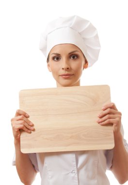 izole kesme tahtası ile üniformalı kadın aşçı