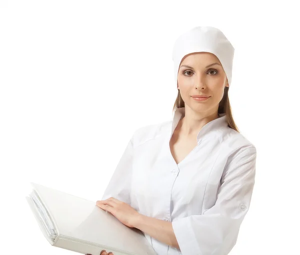 Médico jovem com pasta, isolado em branco — Fotografia de Stock