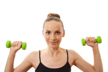 Kadın spor yapıyor.