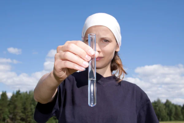 Prueba de pureza del agua —  Fotos de Stock