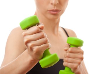 Kadın spor yapıyor.