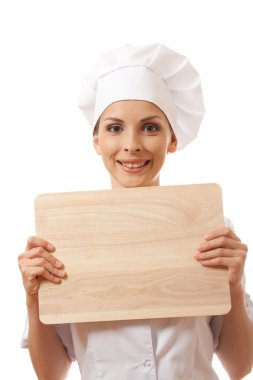 izole kesme tahtası ile üniformalı kadın aşçı
