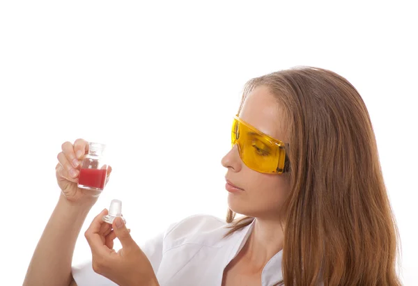 Mulher química e química em frascos — Fotografia de Stock