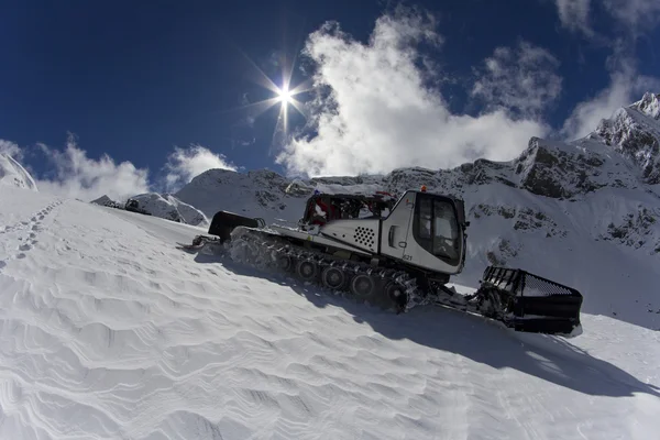 Ratrak, máquina de aseo, vehículo especial para nieve — Foto de Stock