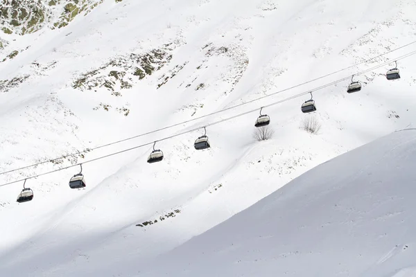 Sedie da sci in montagna — Foto Stock