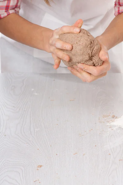 Hands knead rye dough — Stock Photo, Image