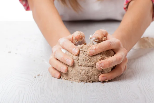 Hands knead rye dough — Stock Photo, Image