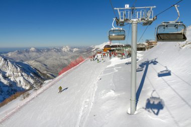 dağlarda Kayak lift sandalyeler