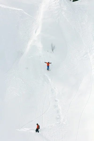 Skiër in diepe poeder, extreme freeride — Stockfoto