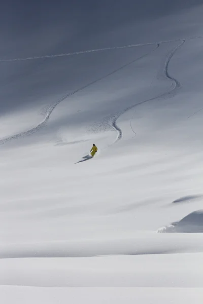 Freeride, trilhos em uma encosta — Fotografia de Stock