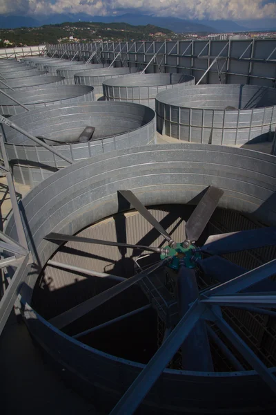 Système de ventilation industrielle, toit de l'usine — Photo