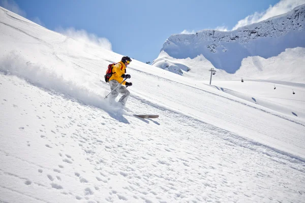 derin toz, aşırı freeride kayakçı