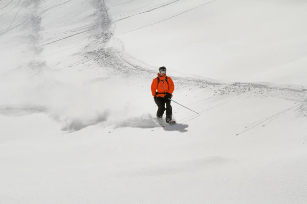 Skier în pulbere adâncă, freeride extreme — Fotografie, imagine de stoc