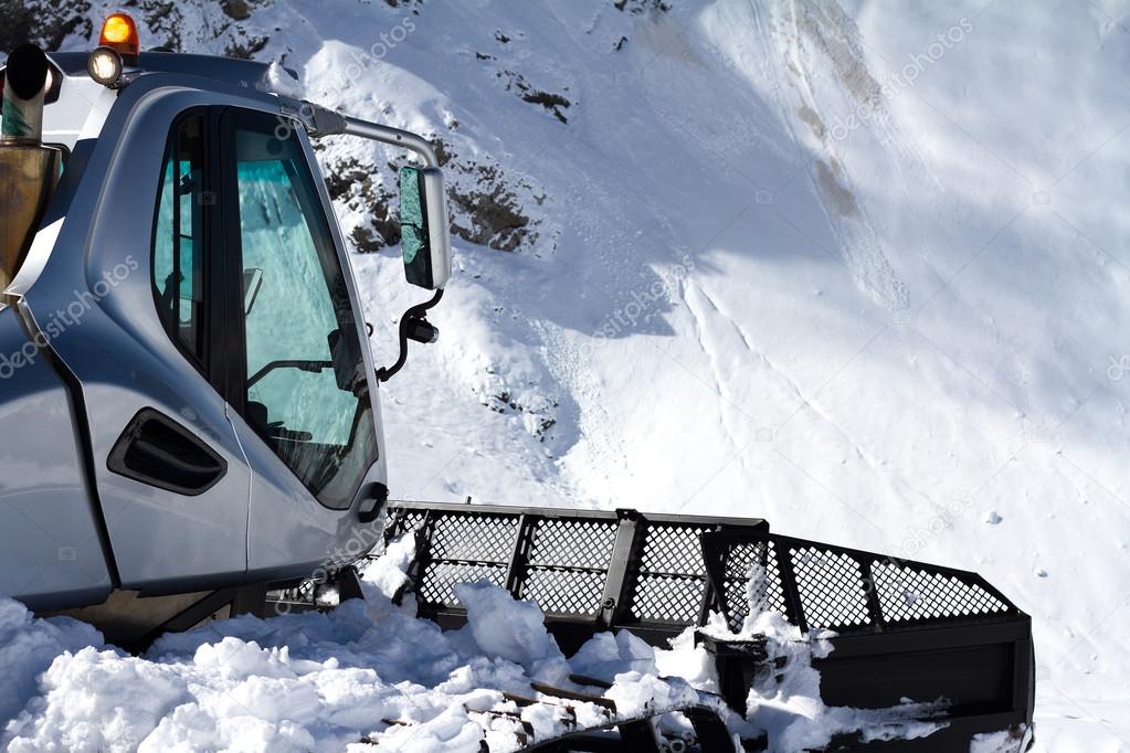 Ratrak, grooming machine, special snow vehicle — Stock Photo © wasja