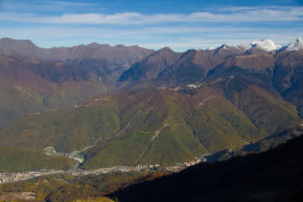 Bergen i krasnaya polyana (sochi, Ryssland) — Stockfoto