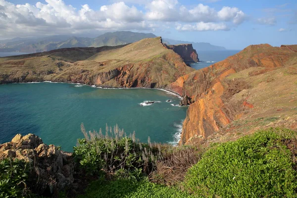 Colorful Landscape Rocky Cliffs Ponta Sao Lourenco Peninsula Located East — Stockfoto