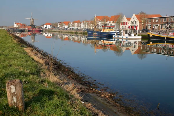 Reflektioner Båtar Och Historiska Byggnader Längs Nieuwe Haven New Harbor — Stockfoto