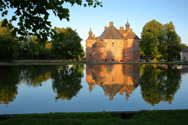 Vaassen Gelderland Netherlands August 2022 Reflections Cannenburch Castle Medieval Castle — Stockfoto