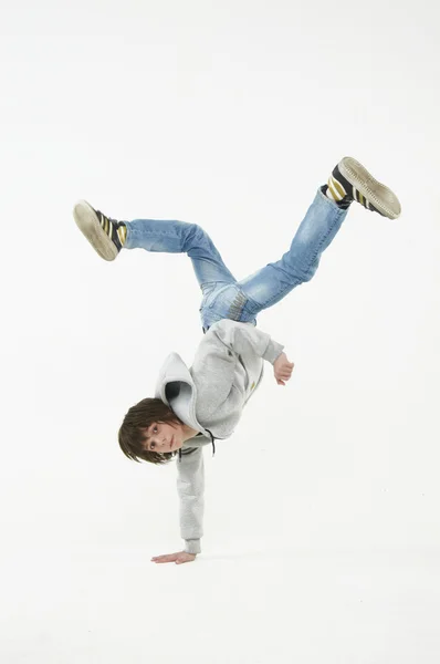 Chico bailando break dance — Foto de Stock