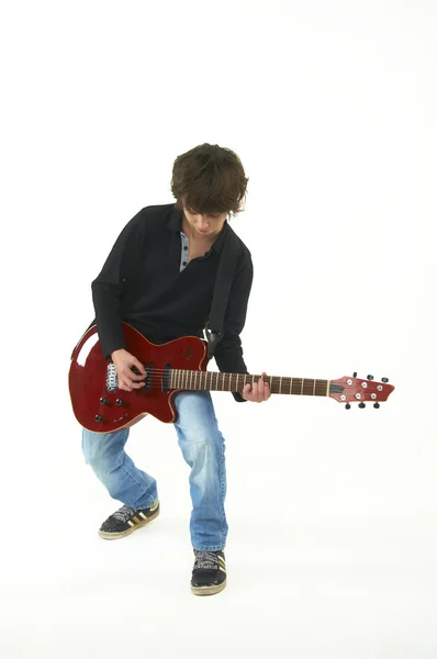 白い背景の上のギターを弾く男 — ストック写真