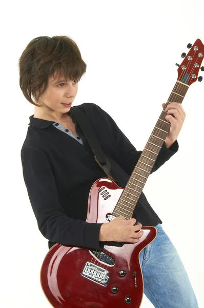 Guy tocando la guitarra sobre fondo blanco —  Fotos de Stock