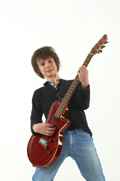 Cara tocando guitarra no fundo branco — Fotografia de Stock