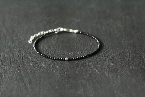 Black Spinel Gelang Perak Tipis Tourmaline Gelang Yang Terbuat Dari — Stok Foto