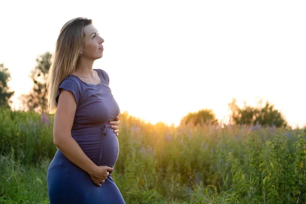 Bonne Grossesse Maternité Bonne Santé Portrait Jeune Femme Caucasienne Enceinte — Photo