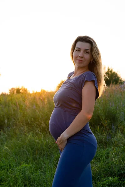 Happy Healthy Pregnancy Maternity Portrait Pregnant Young Caucasian Woman Wearing — Stockfoto