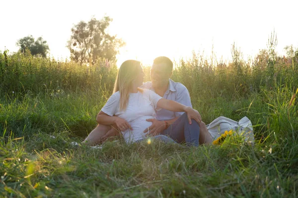 Outdoor Family Portrait Beautiful Young Pregnant Female Her Husband Hands — стоковое фото
