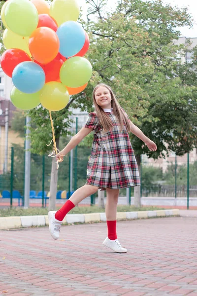 Teenage Girl Colorful Helium Air Balloons Having Fun Outdoors Tween —  Fotos de Stock