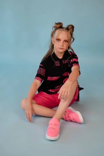 Módní Portrét Teenagera Tween Školní Dívka Oranžovým Make Sobě Růžové — Stock fotografie