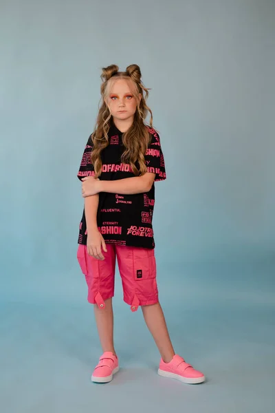 Menina Adolescente Elegante Tween Menina Escola Vestindo Roupas Moda Rosa — Fotografia de Stock