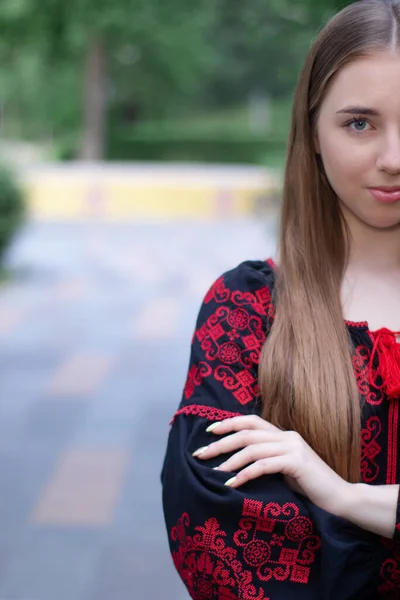 Girl National Traditional Ukrainian Clothes Black Red Embroidered Dress Woman — Φωτογραφία Αρχείου