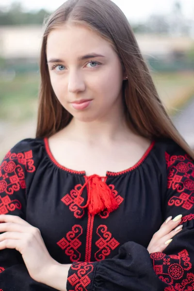 Charming Ukrainian Young Woman Embroidered National Red Black Dress Outdoors — Stok fotoğraf