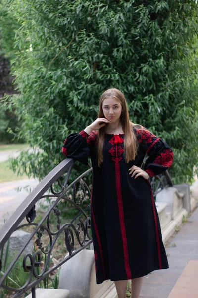 Charming Ukrainian Young Woman Embroidered National Red Black Dress Outdoors — 스톡 사진