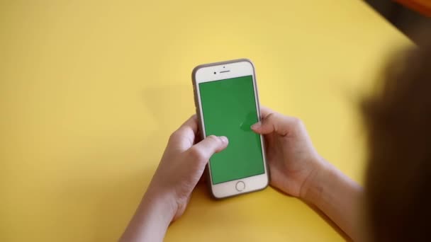 Chroma Key Mock Smartphone Hand Teenage Boy Use Phone Green — 图库视频影像