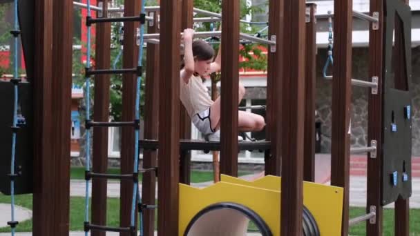 Two Pretty Teen Girls Playing Modern Playground Identical Clothes Sister — Vídeo de Stock