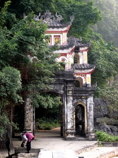 Petit Temple à Tam Coc — Photo