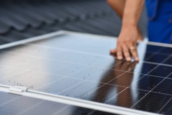 Rooftop Solar Power System Process Installing Solar Panels Roof House — ストック写真