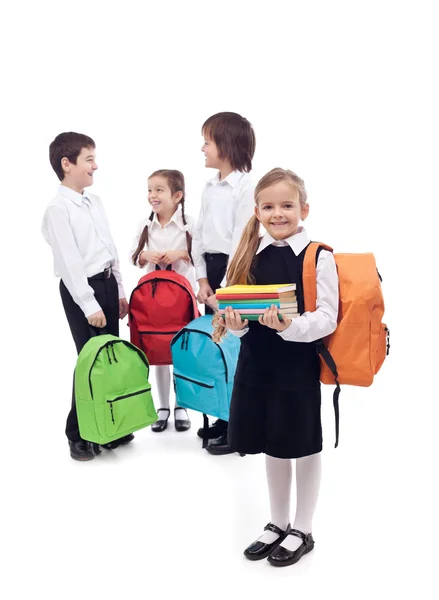Glad skola barn grupp — Stockfoto