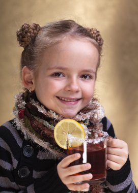 güzel, sıcak bir çay ile geleneksel tarifleri - grip mücadele