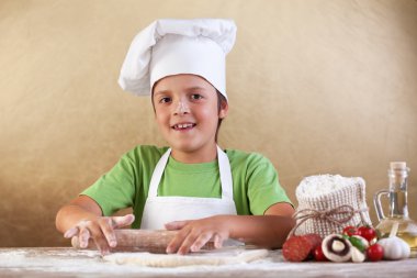 baker Şef oğlu hamur germe